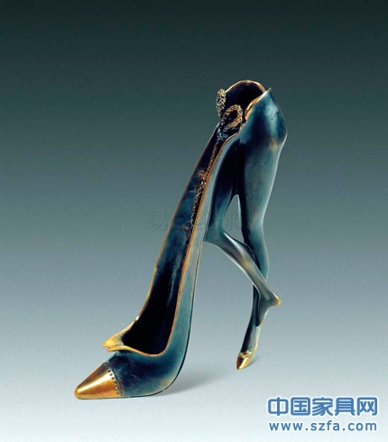天才家具設(shè)計師經(jīng)典之作 走進(jìn)炫酷的超現(xiàn)實世界